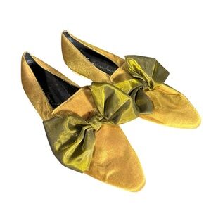 Vintage Upper Leather Chic Gold Women's Loafers with Chartreuse Bow Accent 7M